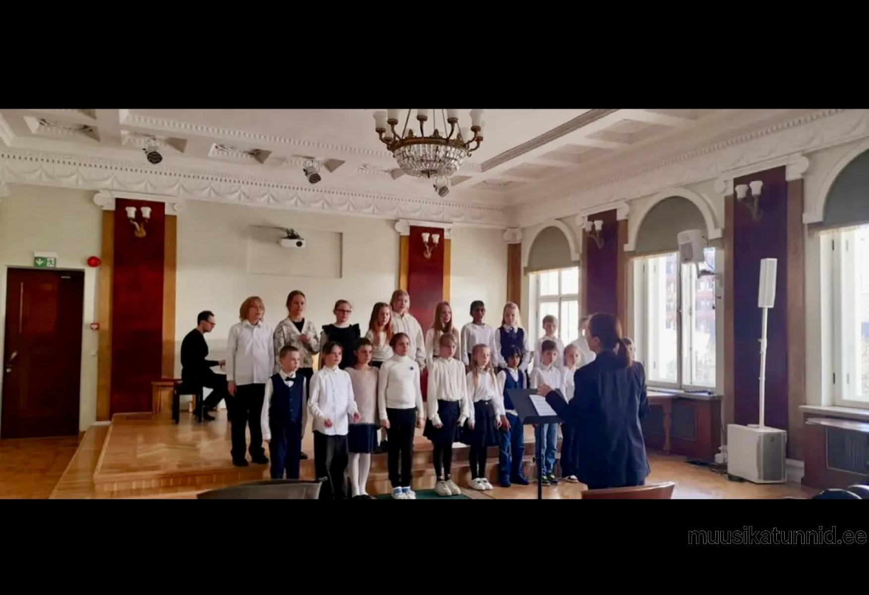 Mudilaskoor ettelaulmisel